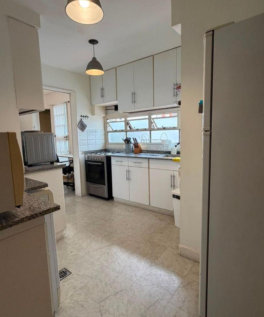 Foto de VENTA- SEMI PISO C/COCHERA- ARENALES Y AV PUEYRREDON-RECOLETA, imagen 3