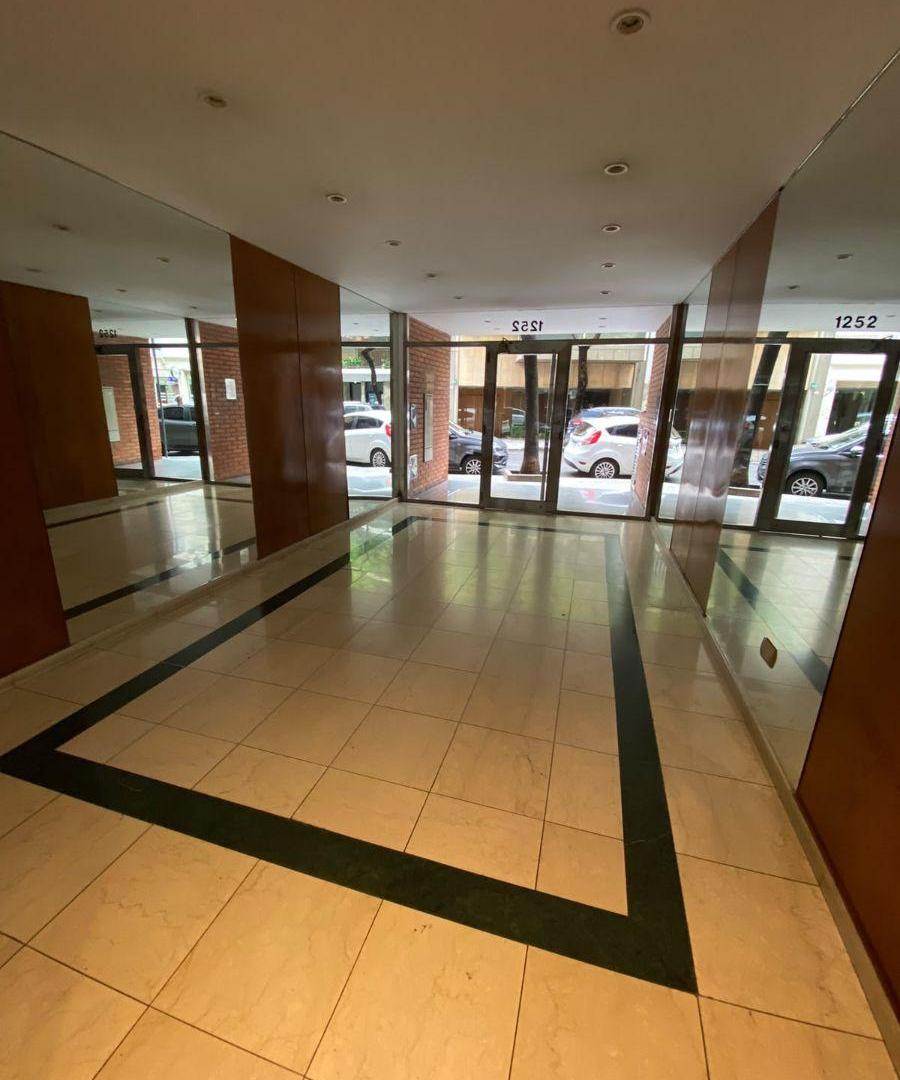 Foto de VENTA- 2 AMB CON 2 PATIOS- LAPRIDA Y CHARCAS-RECOLETA, imagen 2