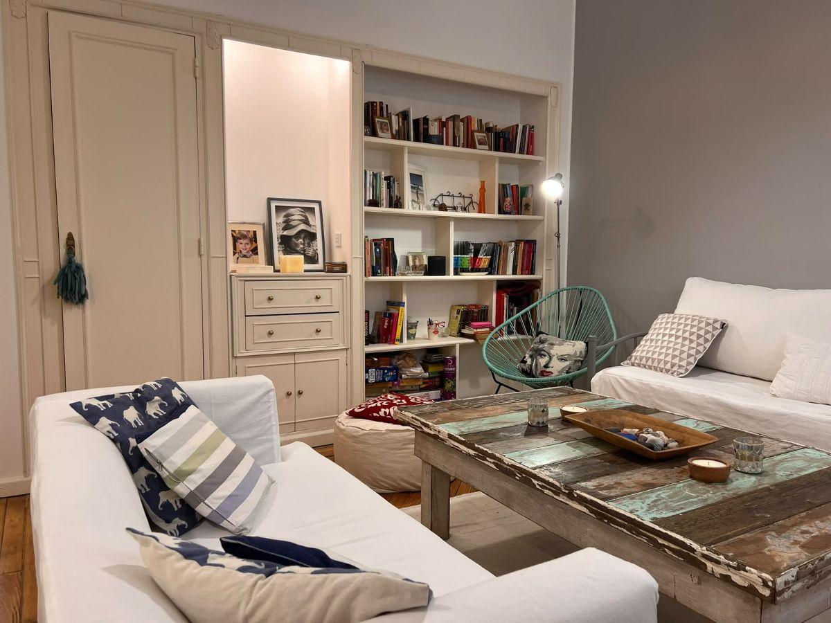Foto de VENTA- 2 AMB AMOBLADO X ESCALERA- AZCUENAGA Y AV CORDOBA-RECOLETA, imagen 3