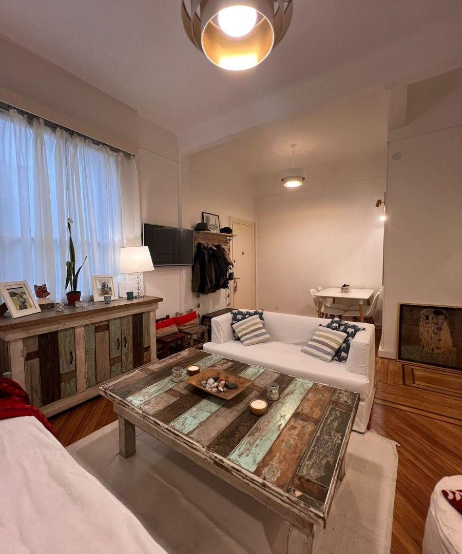 Foto de VENTA- 2 AMB AMOBLADO X ESCALERA- AZCUENAGA Y AV CORDOBA-RECOLETA, imagen 2