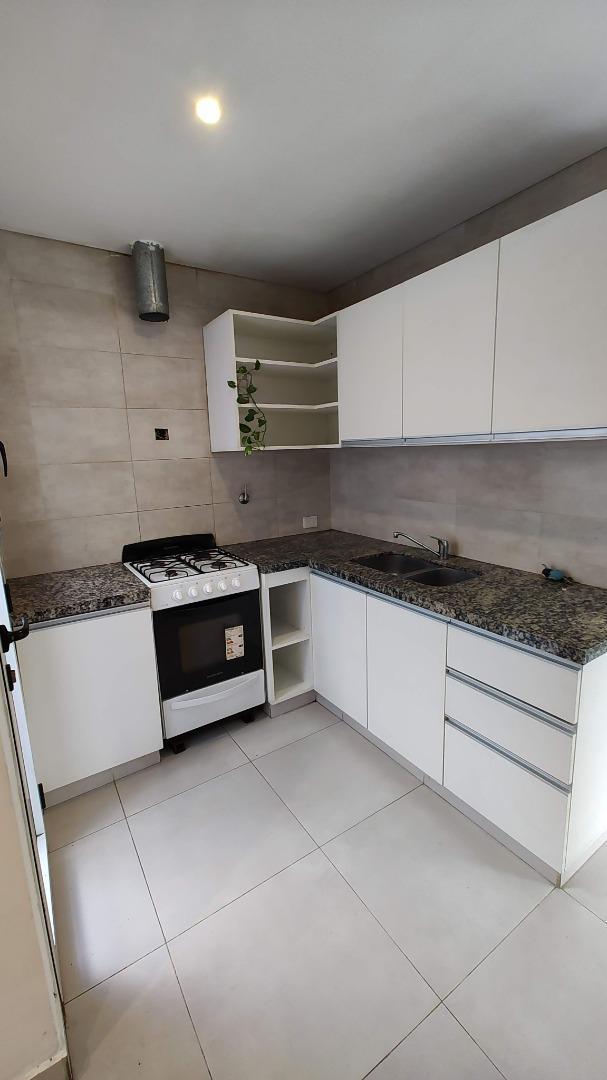 VENTA - PH DE 3 AMB C/TERRAZA Y QUINCHO. LOMAS DE ZAMORA