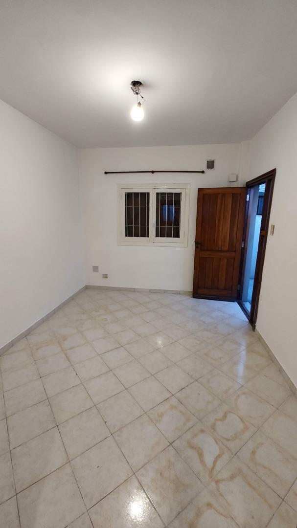 Venta - Depto Tipo Casa 3 Amb con Patio y Parrilla. Banfield 2