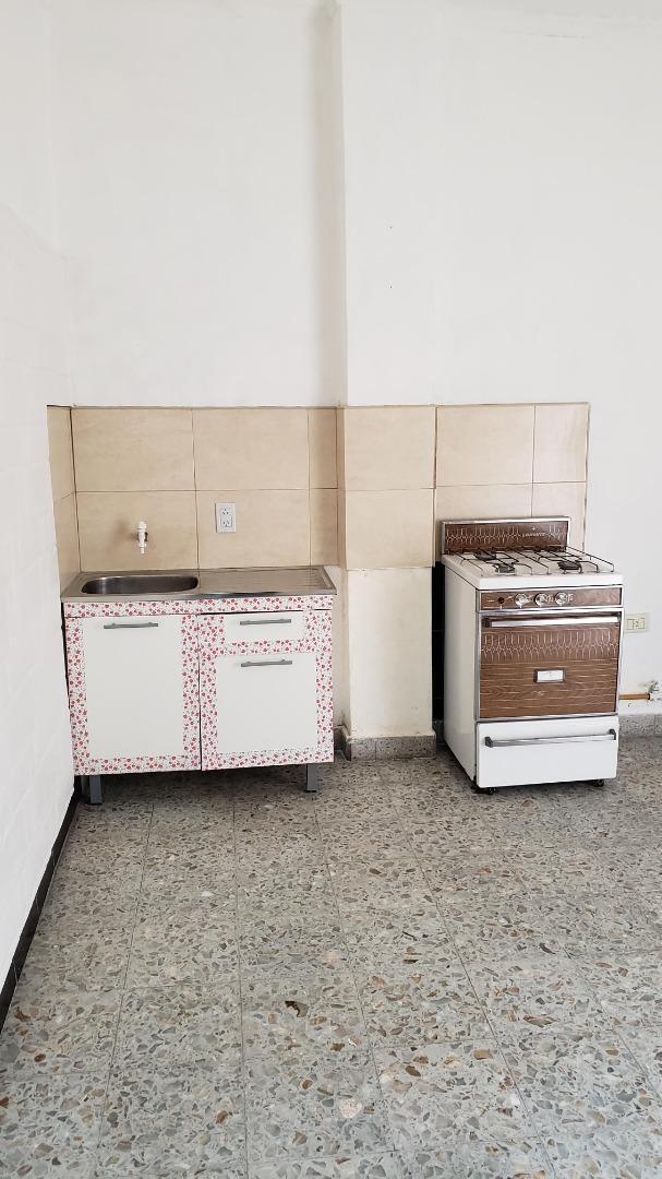 DEPTO TIPO CASA 4 AMB CON JARDIN APTO DOS FLIAS!