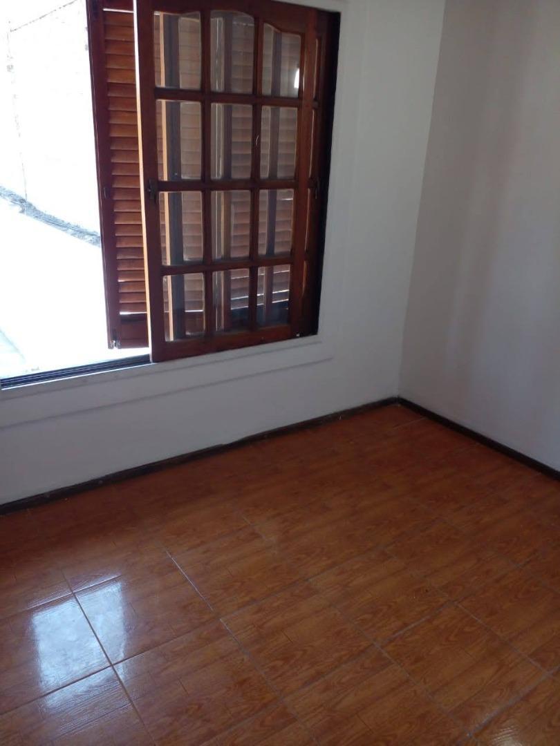 VENTA - DEPTO T/CASA DE 3 AMB CON PATIO Y ESPACIO DE COCH.