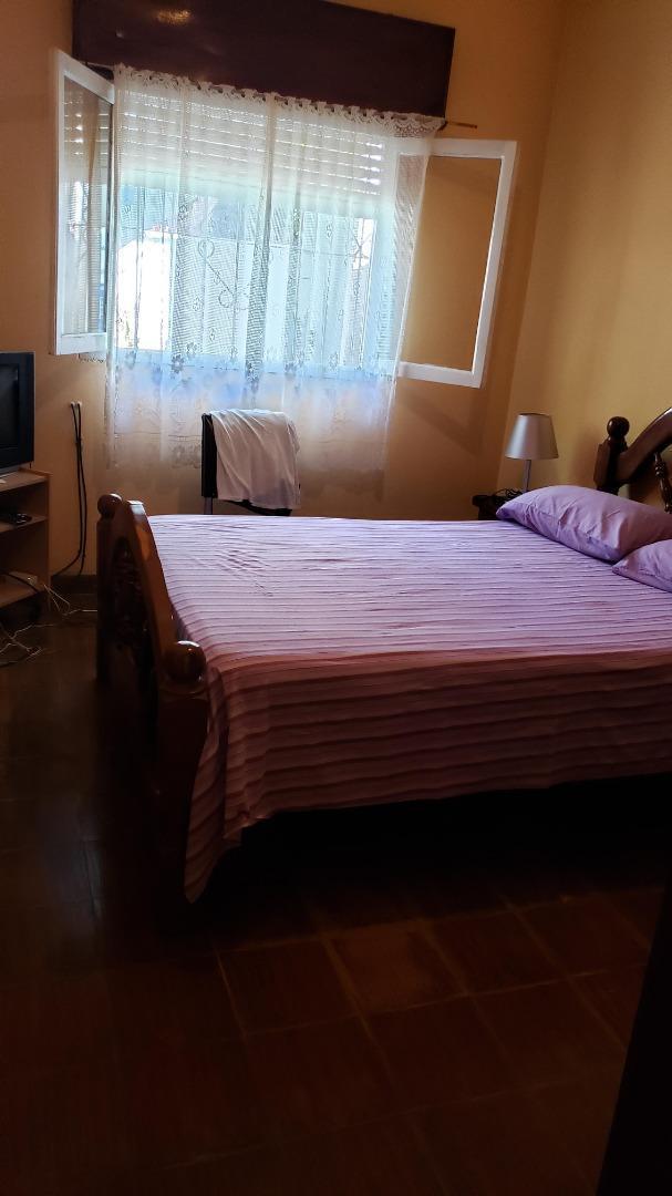 Muy Buen Depto Tipo Casa 4 Amb C/local Y/o Garage! 2