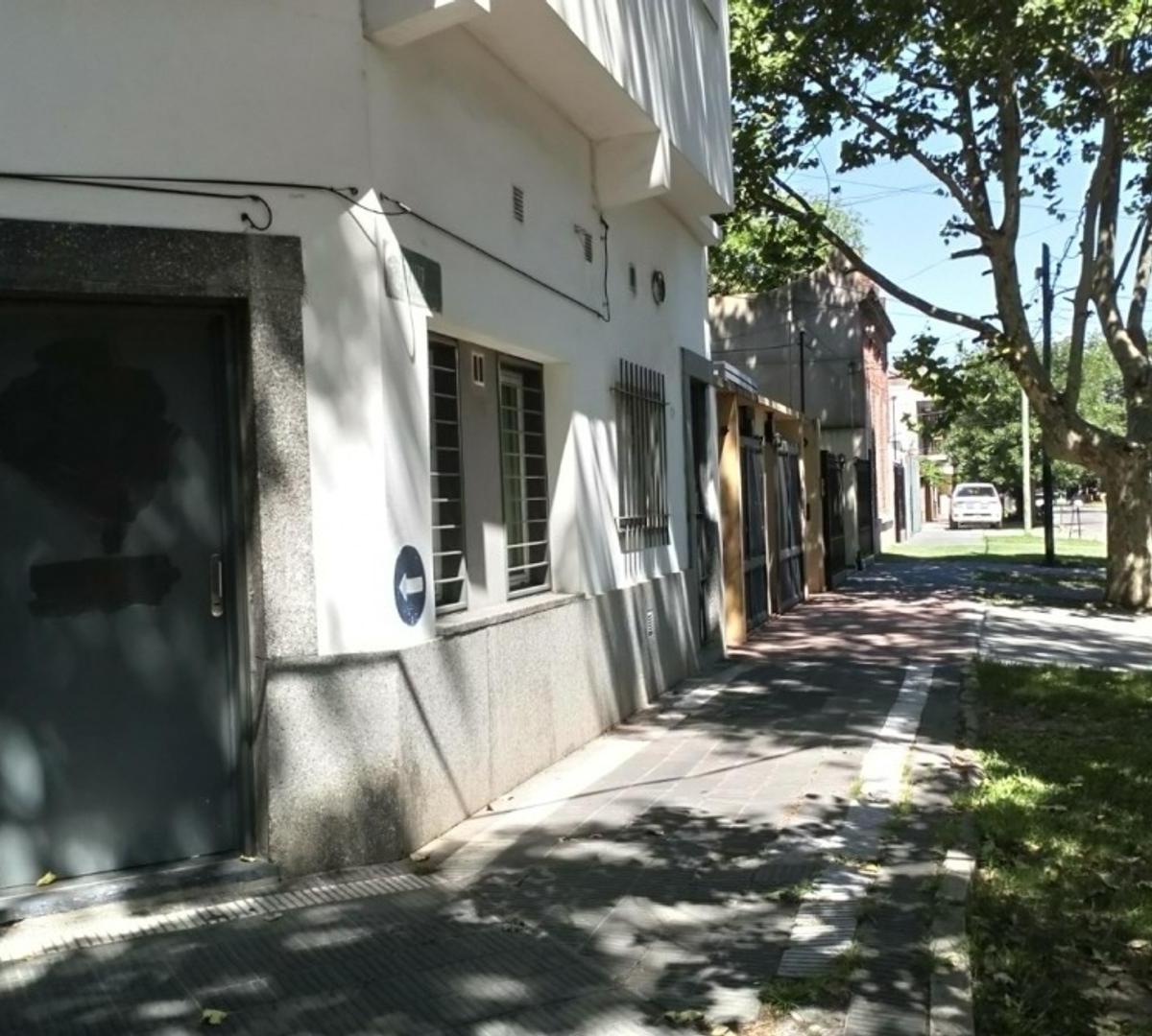 VENTA - Excelente Depto T/casa 2 amb a nuevo! BANFIELD
