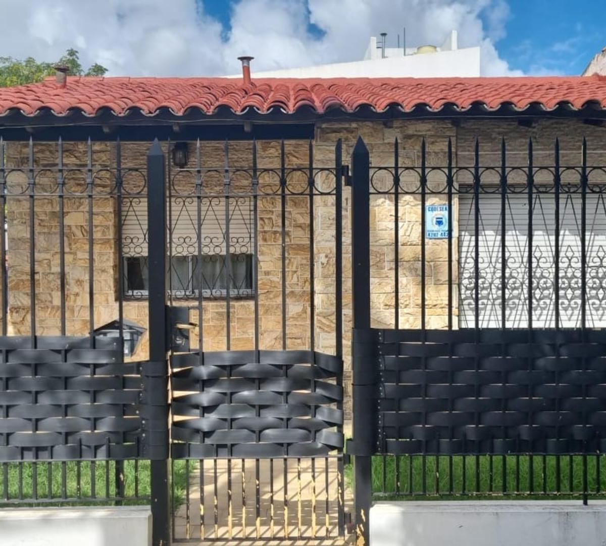 CHALET EN PH 3 AMB CON JARDIN, PATIO Y COCHERA! BANFIELD