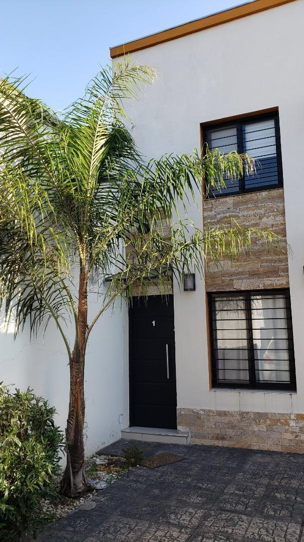 VENTA - EXCELENTE DUPLEX C/PATIO, PARRILLA, COCHERA! LOMAS