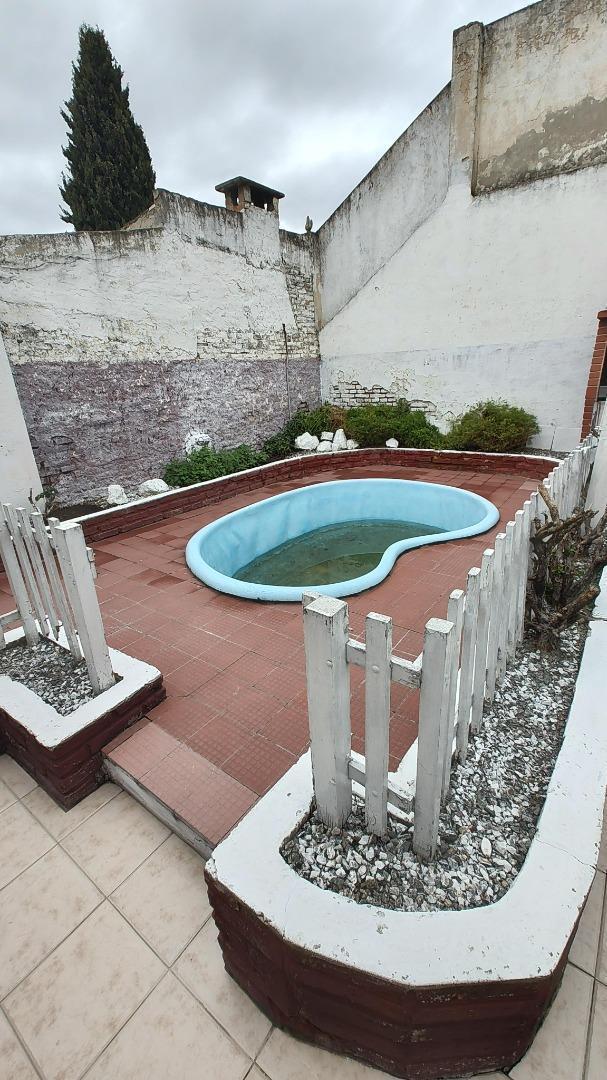 MUY BUENA CASA 3 AMB CON PATIO, GARAGE Y PILETA! TEMPERLEY