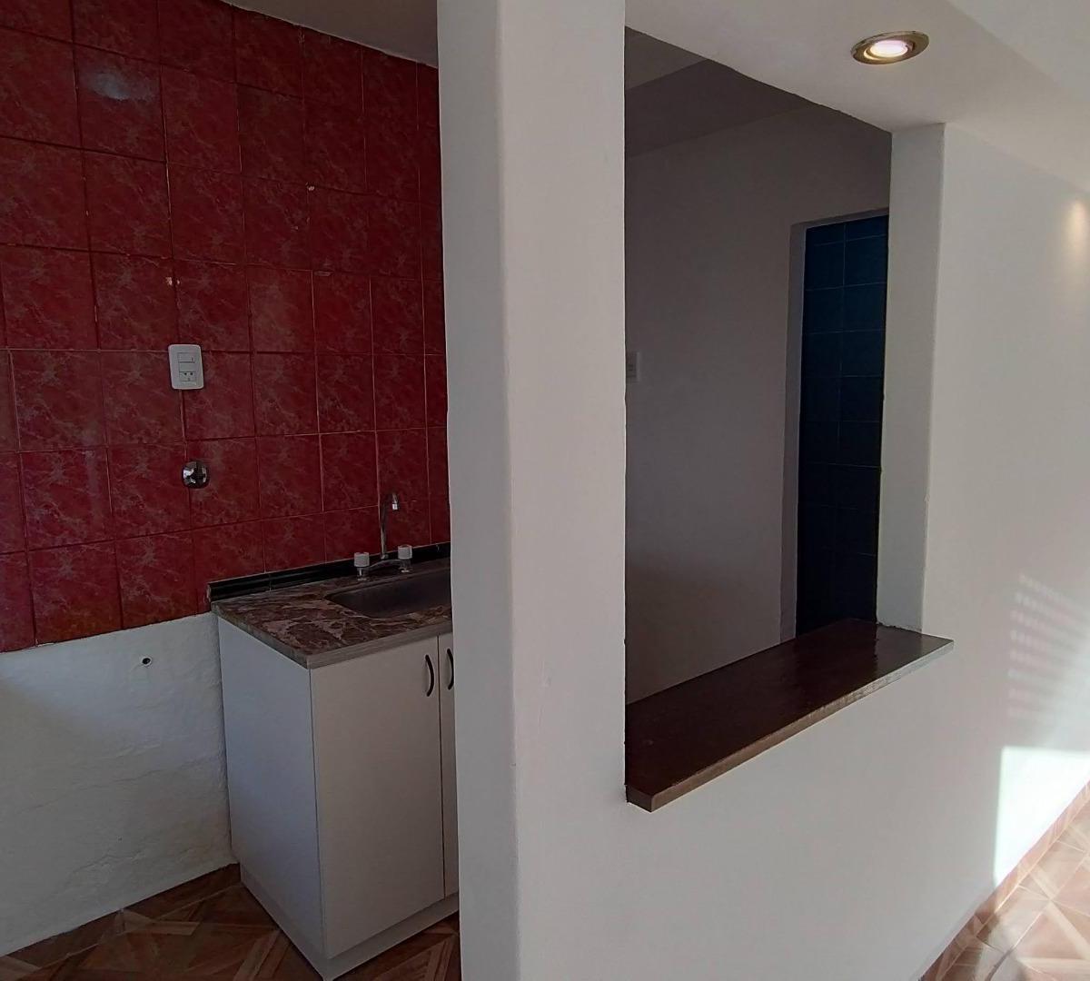 VENTA - MUY BUEN DUPLEX 3 AMB CON ESPACIO DE COCHERA! LOMAS