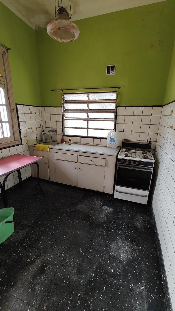 Foto de OPORTUNIDAD CASA DE ESTILO S/LOTE 8.66 X 26 EN BANFIELD!, imagen 2