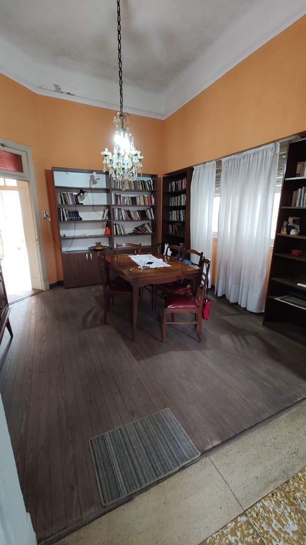 Foto de OPORTUNIDAD CASA DE ESTILO S/LOTE 8.66 X 26 EN BANFIELD!, imagen 3