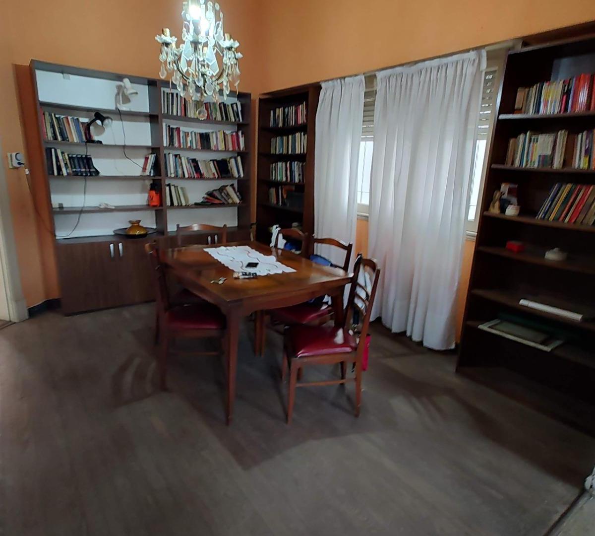 Foto de OPORTUNIDAD CASA DE ESTILO S/LOTE 8.66 X 26 EN BANFIELD!, imagen 4