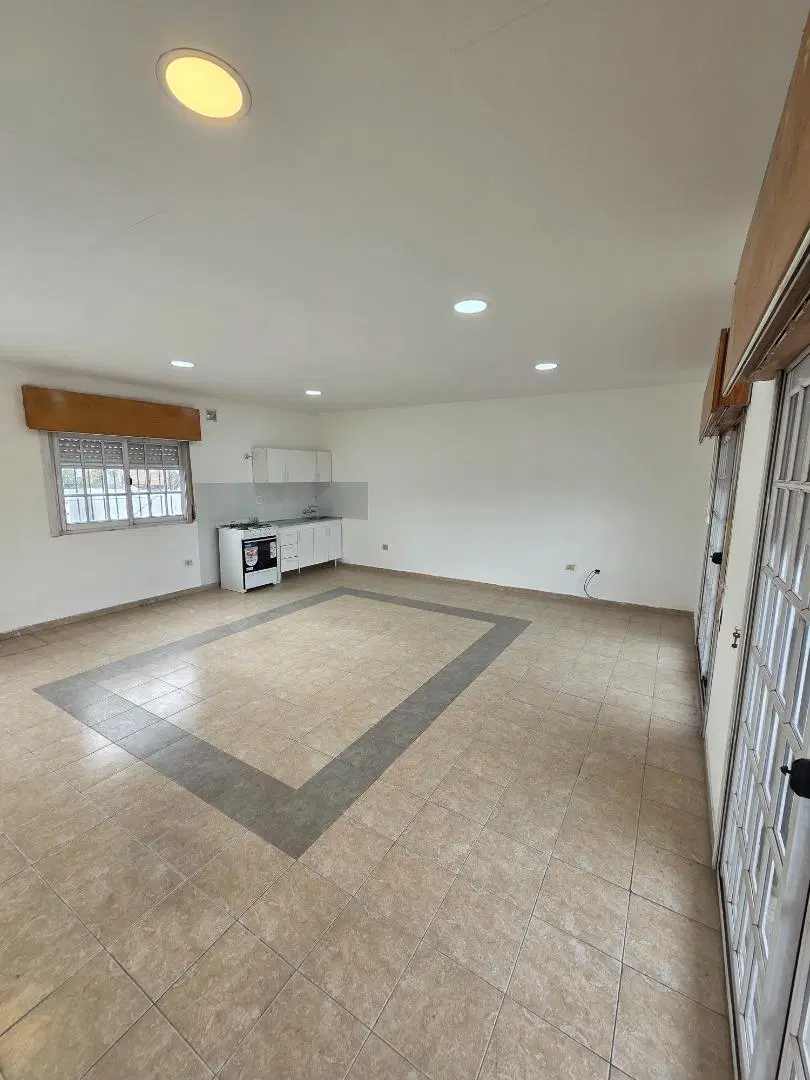 A ESTRENAR! DEPTO T/CASA 2 AMB C/TERRAZA Y BALCON, CLAYPOLE! 4
