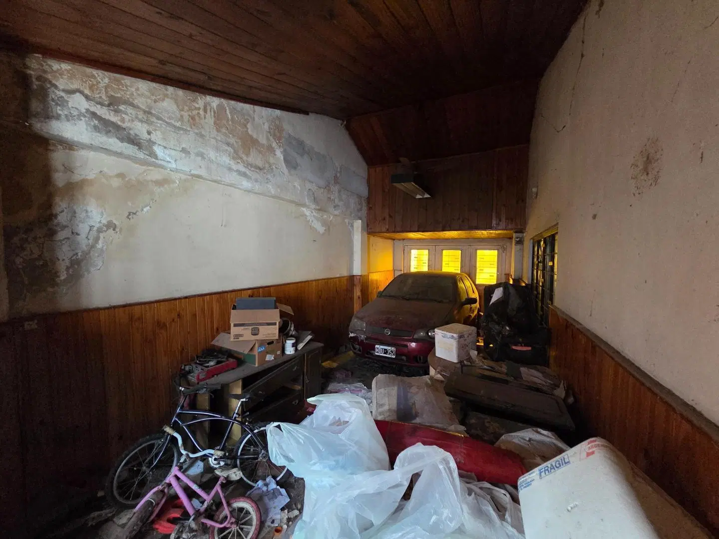 CASA 3 AMB A RECICLAR S/LOTE DE 10 X 36 MTS EN LOMAS! 8