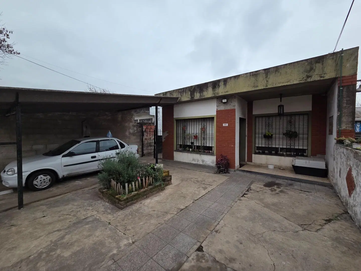 CASA 3 AMB C/COCHERA, PATIO Y FONDO C/GALPON EN TEMPERLEY! 5