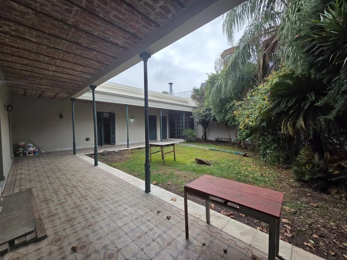 EXCELENTE CASONA DE 9 AMB, DE ESTILO S/LOTE 23 X 25 MTS! 2