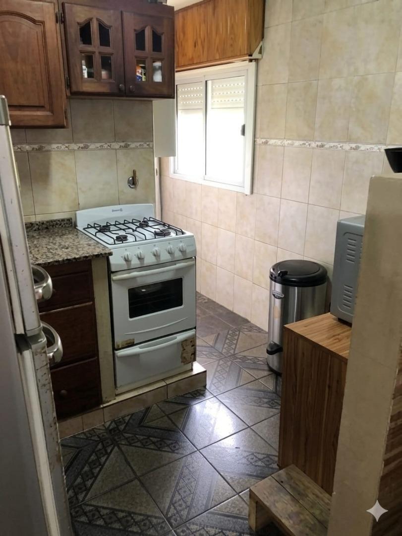 Foto de EXCELENTE DEPTO 3 AMBIENTES EN PB, BARRIO 420 DE BANFIELD!, imagen 2