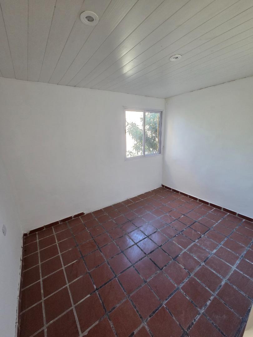 Foto de MUY BUEN DEPTO T/CASA 2 AMB EN LOMAS!, imagen 4