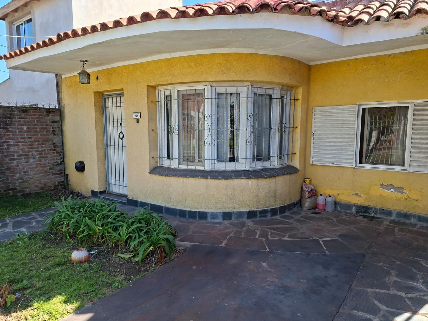 Foto de CASA 3 AMB C/COCHERA Y JARDIN EN PH AL FRENTE!, imagen 1