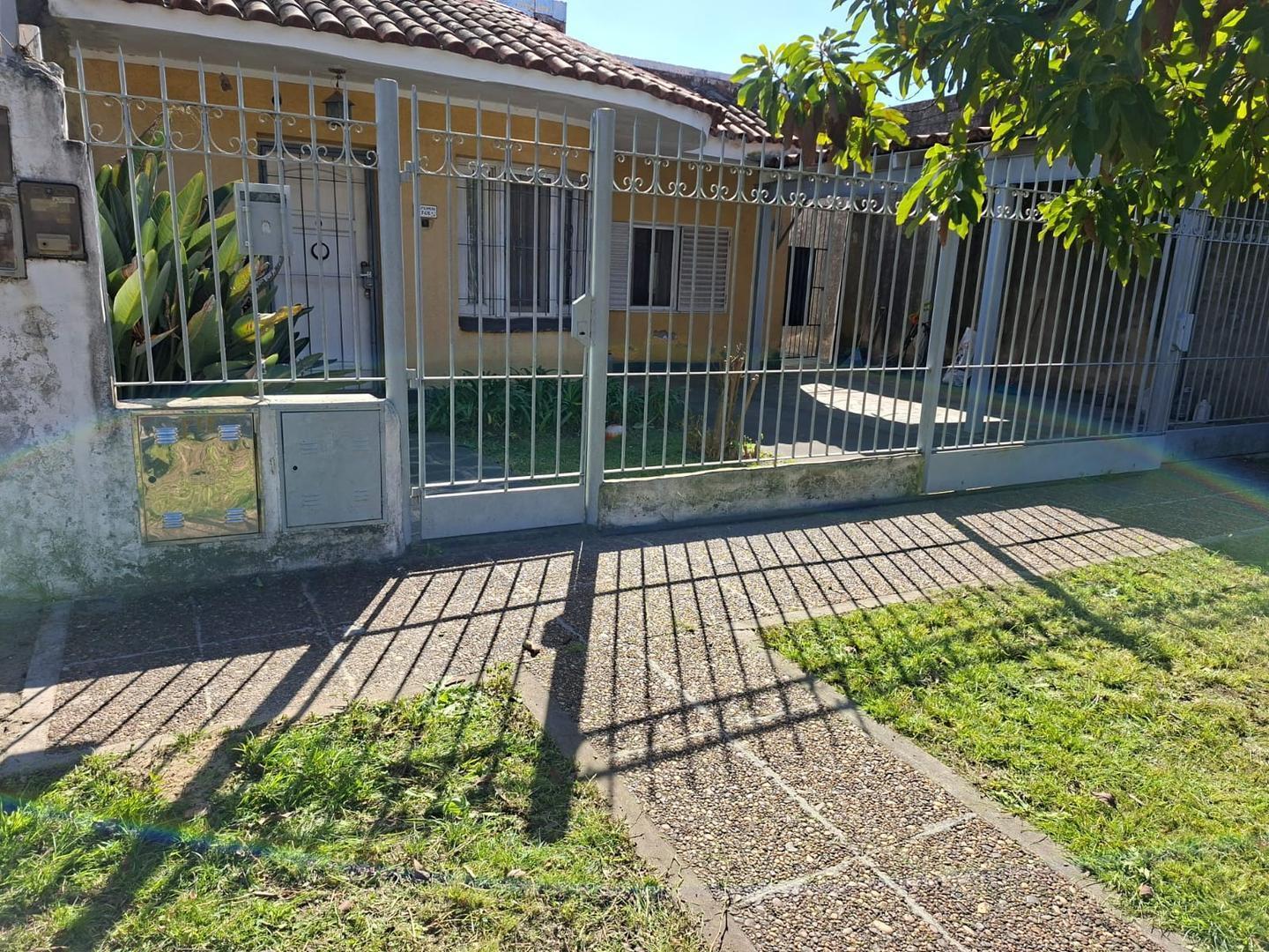 Foto de CASA 3 AMB C/COCHERA Y JARDIN EN PH AL FRENTE!, imagen 2