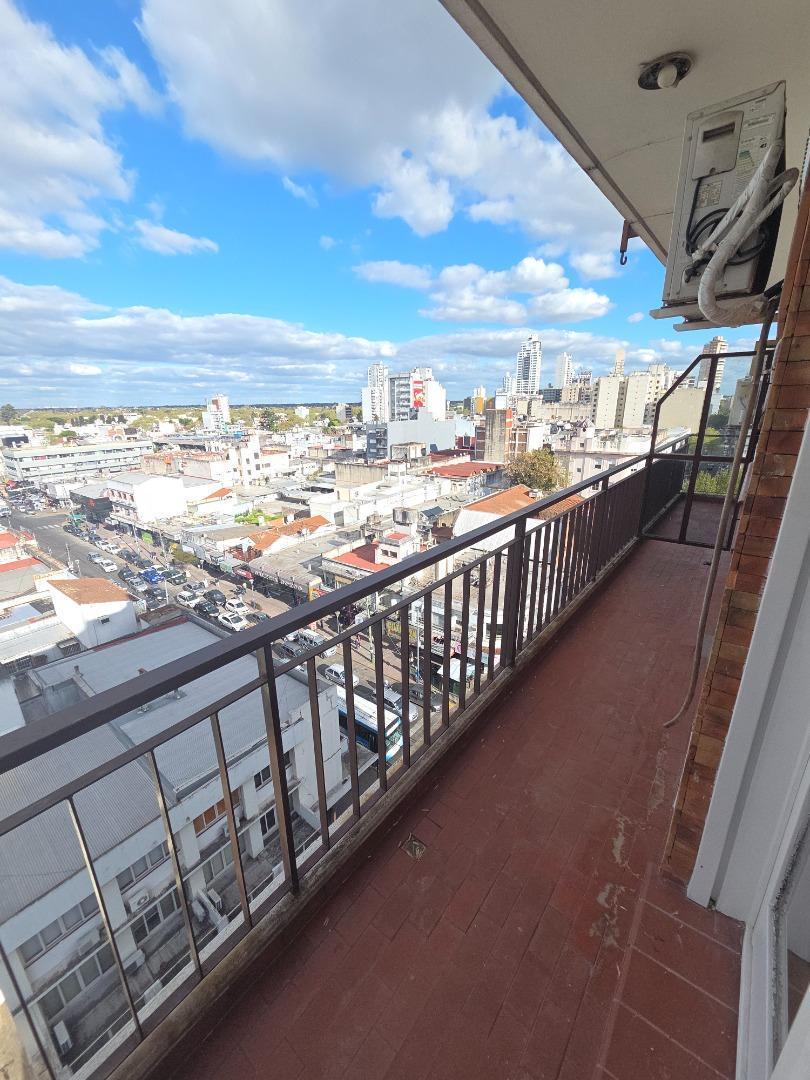Foto de EXCELENTE DEPTO 3 AMB MODERNIZADO C/BALCON EN LOMAS!, imagen 5