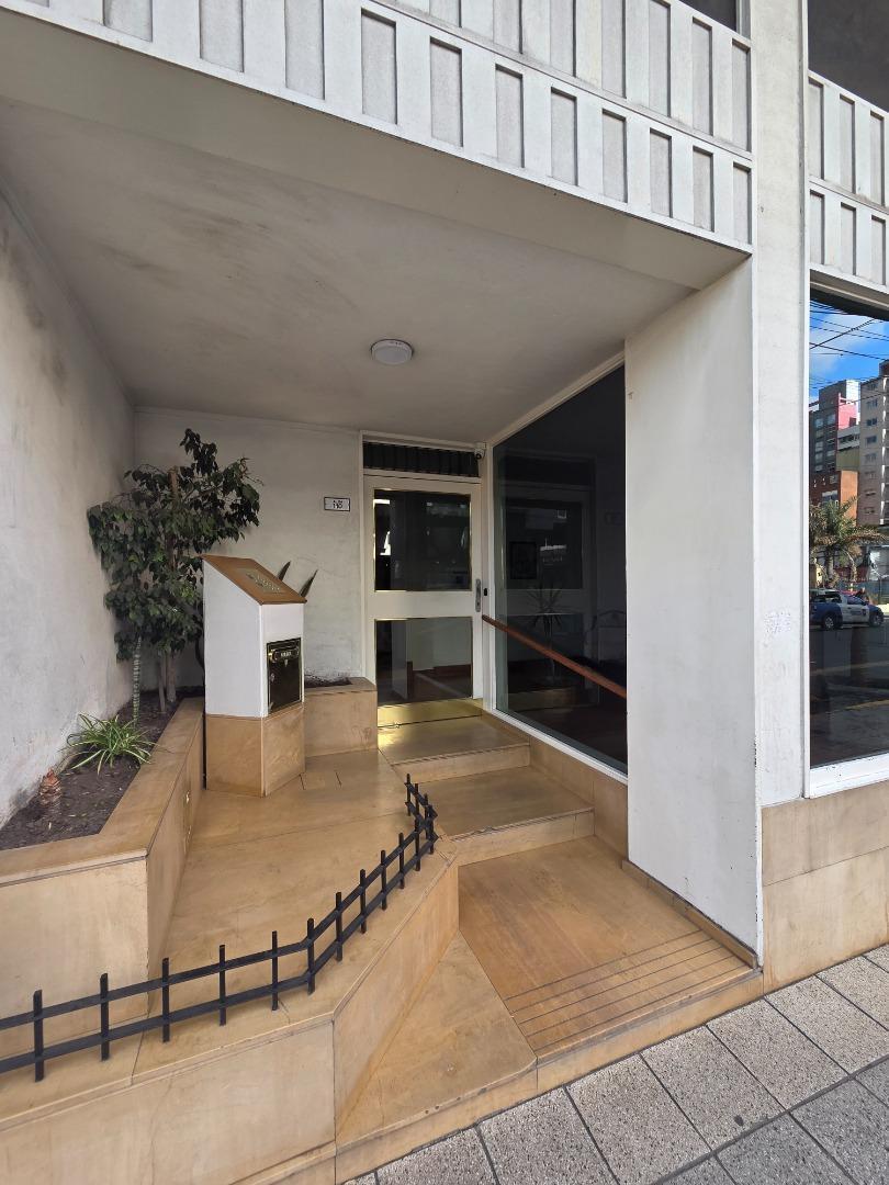 Foto de EXCELENTE DEPTO 3 AMB MODERNIZADO C/BALCON EN LOMAS!, imagen 4