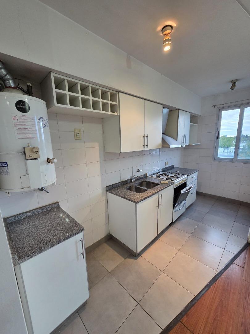 Foto de EXCELENTE DEPTO 2 AMB C/BALCON! MODERNO EN LOMITAS!, imagen 5