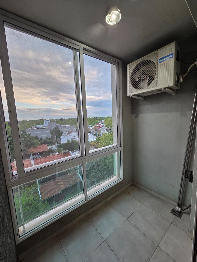 Foto de EXCELENTE DEPTO 2 AMB C/BALCON! MODERNO EN LOMITAS!, imagen 4