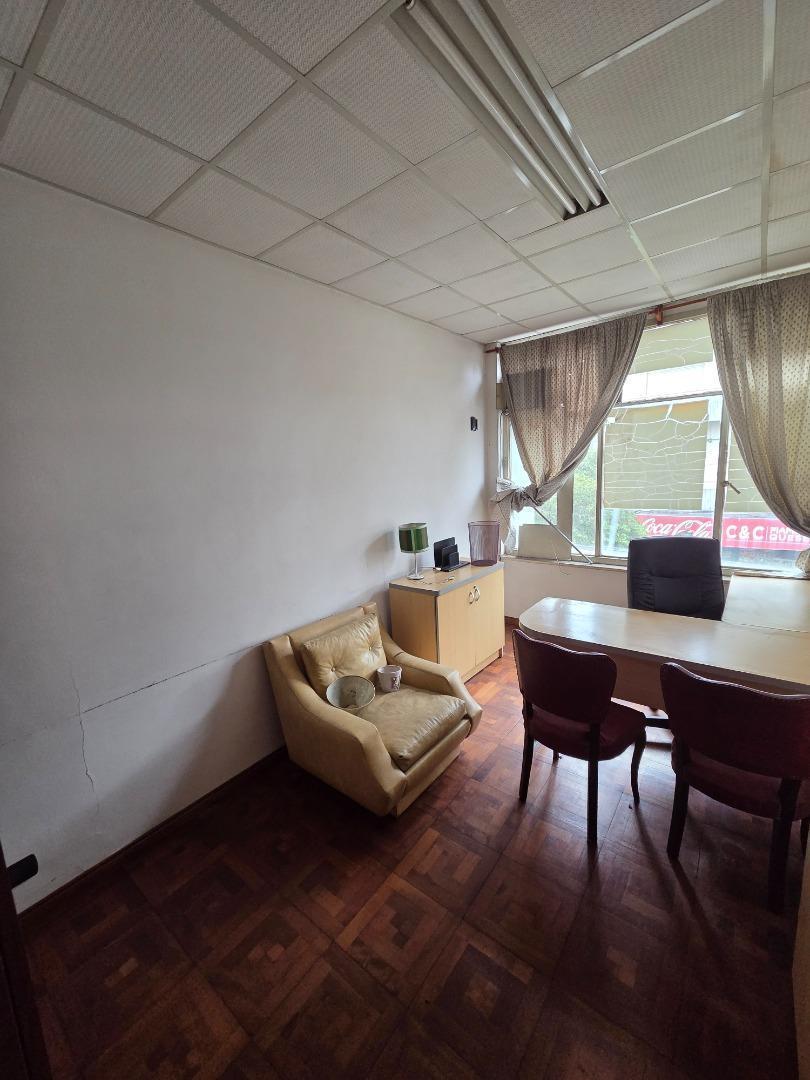 Foto de DOS OFICINAS CON LUGAR DE ESPERA O RECEPCION EN LOMAS!, imagen 3
