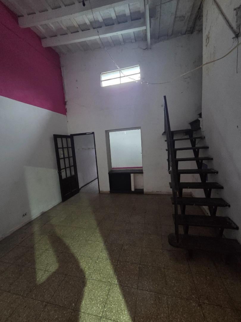 Foto de AMPLIO INMUEBLE COMERCIAL + GALPON + LOCAL S/AVENIDA!, imagen 5