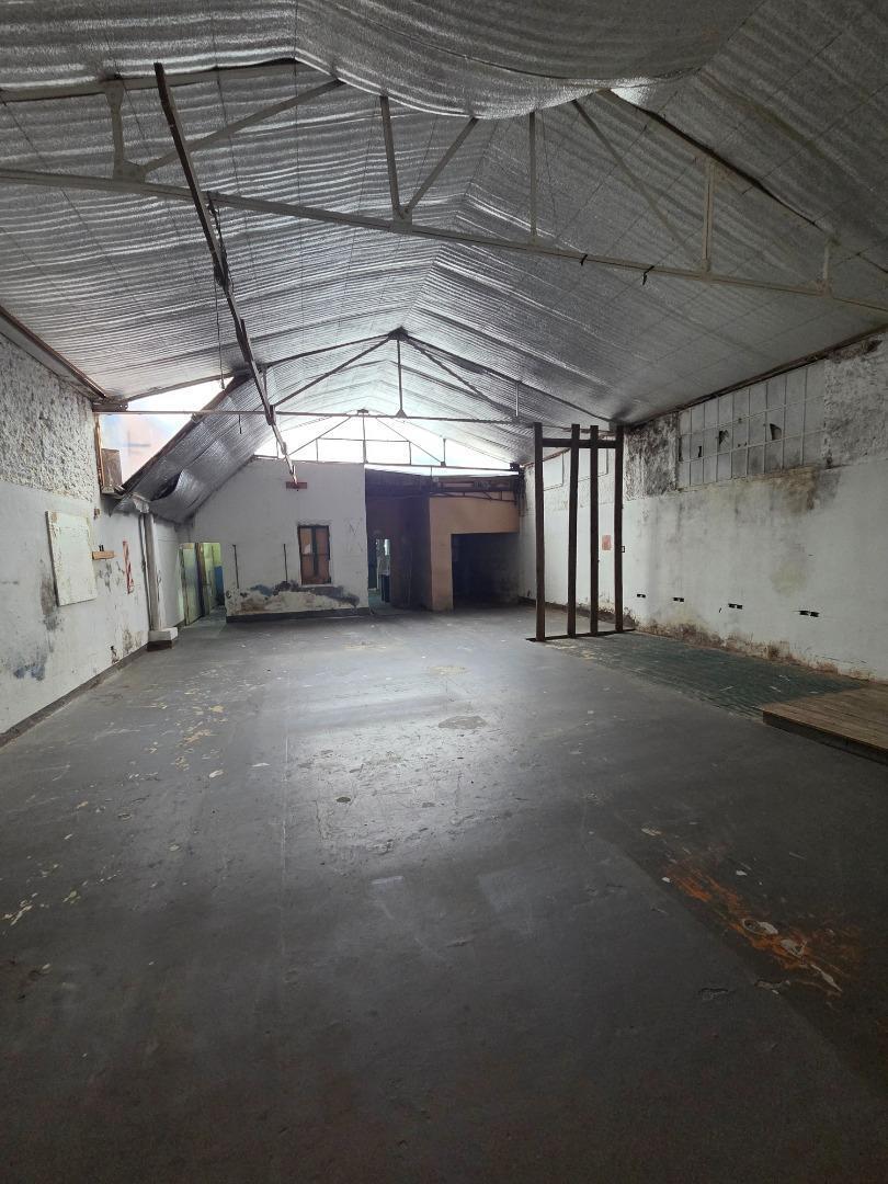 Foto de AMPLIO INMUEBLE COMERCIAL + GALPON S/AVENIDA!, imagen 5