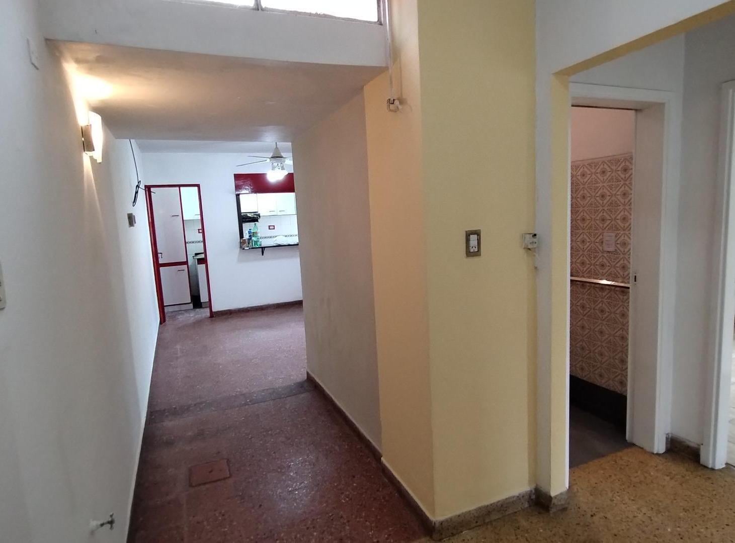 Foto de MUY BUEN CHALET 4 AMB CON JARDIN Y GARAGE EN LOMAS!, imagen 5