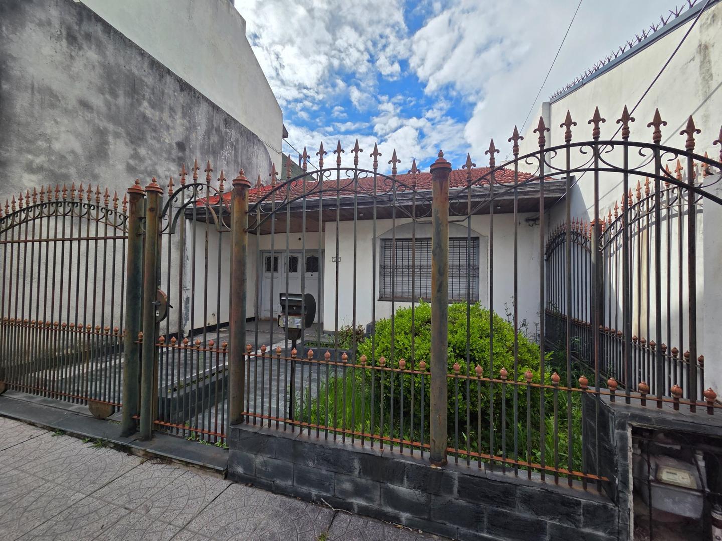 Foto de CASA 3 AMB C/COCHERA Y PATIO C/PARRILLA EN ESCALADA!, imagen 1