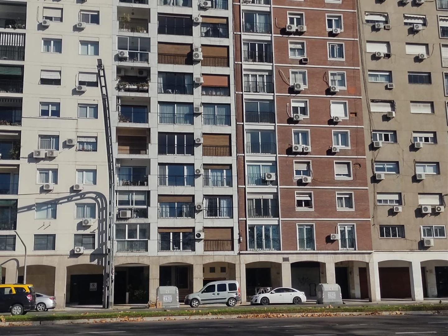MUY LUMINOSO - OPORTUNIDAD UNICA en Recoleta