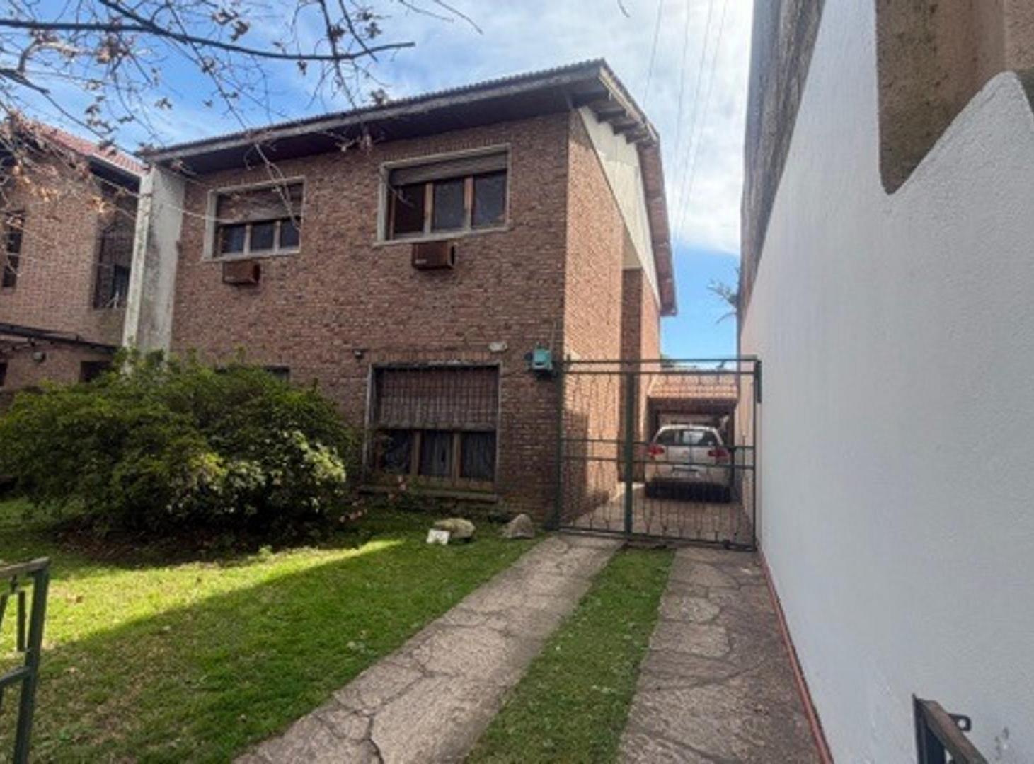 Foto de CASA CON GRAN POTENCIAL CON PARQUE Y PILETA !!!!!, imagen 2