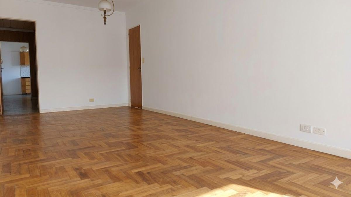 Foto de ALQUILER 3 Ambientes Al Frente Balcón Muy Luminoso Piso Alto Av Mitre, imagen 4
