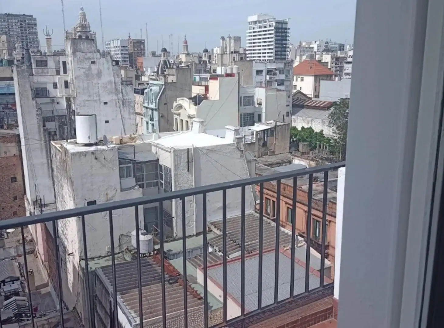 ALQ. 2 AMBIENTES - EN DUPLEX - CON BALCÓN Y COCHERA 5
