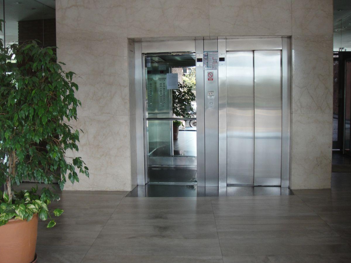 Foto de SEMIPISO 2 AMBIENTES * Avenida Del LIBERTADOR 7700 *COCHERA CUBIERTA*, imagen 4