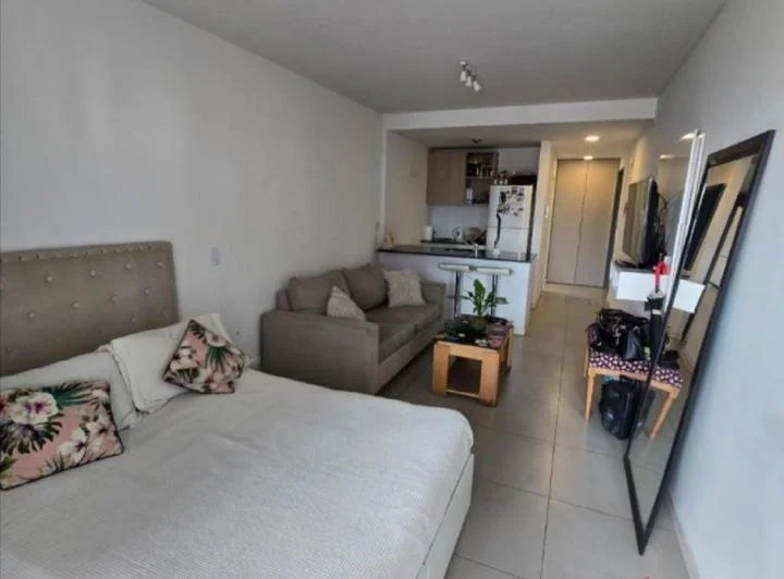 Zabala y Giribone (Colegiales)- Monoambiente c/placard, balcón, baño cpto., cocina integrada  - APTO 3