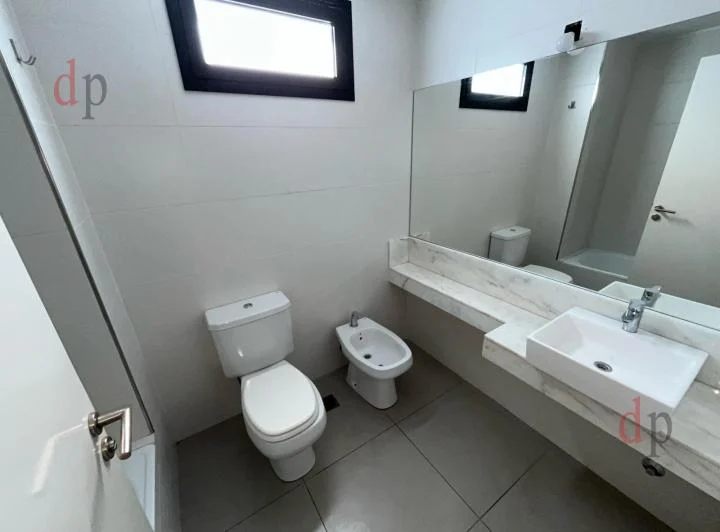Zabala y Giribone (Colegiales)- Monoambiente c/placard, balcón, baño cpto., cocina integrada  - APTO 5