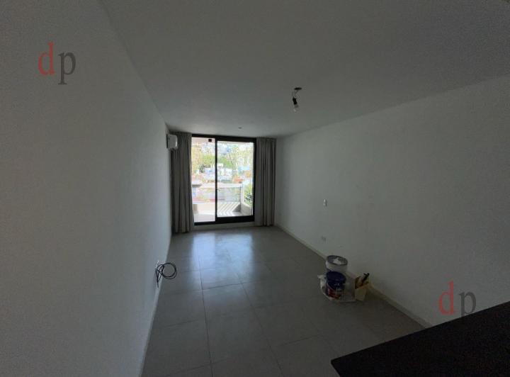 Zabala y Giribone (Colegiales)- Monoambiente c/placard, balcón, baño cpto., cocina integrada  - APTO 2