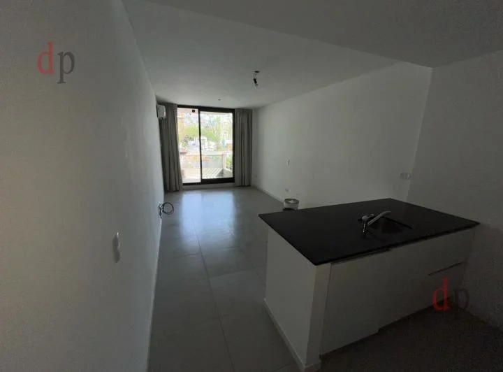 Zabala y Giribone (Colegiales)- Monoambiente c/placard, balcón, baño cpto., cocina integrada  - APTO 1