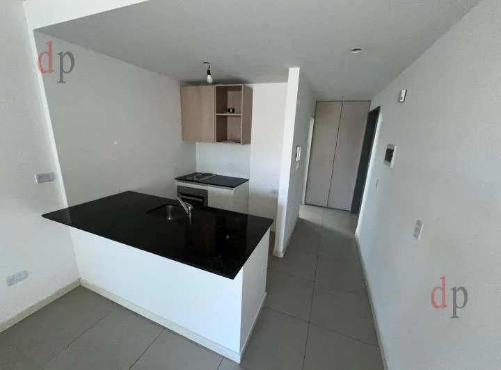 Zabala y Giribone (Colegiales)- Monoambiente c/placard, balcón, baño cpto., cocina integrada  - APTO 4