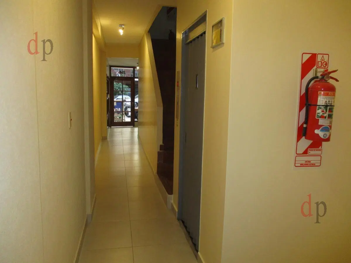 Belgrano (Av. Balbin y Olazábal) - Monoambiente c/cocina integrada, baño cpto.-muy buena ubicación 5