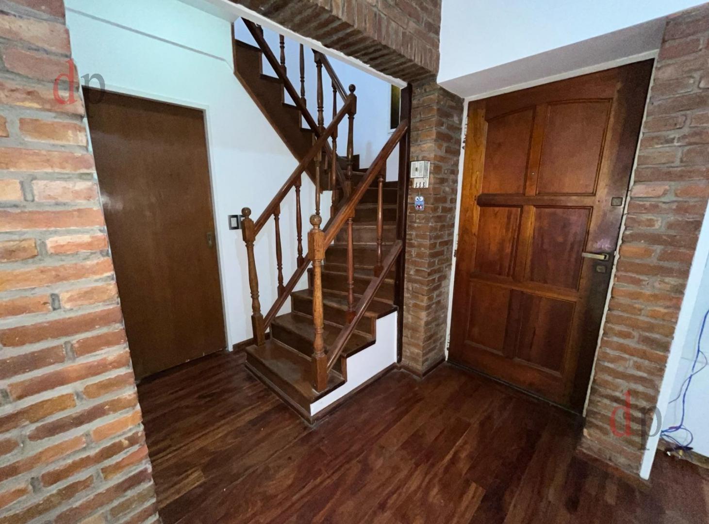 Foto de Besares y 3 de Febrero(Nuñez)-Excelente casa 3 plantas · 5 dorm · 4, imagen 2