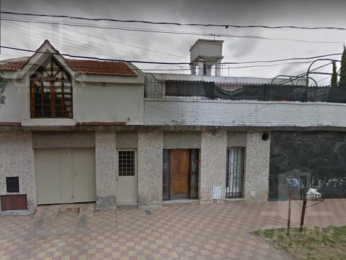 Inversion con Renta Asegurada - Casa Deptos Local 347 m² Cubiertos - Jardín 4