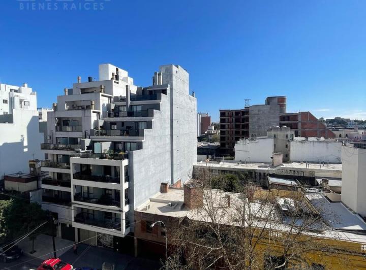 ALQUILO EXCLUSIVO DEPARTAMENTO 1 DORMITORIO Bº GENERAL PAZ 5
