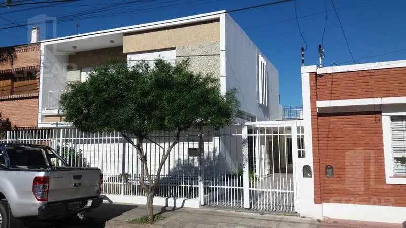 ALQUILO CASA TRES DORMITORIOS Bº Gral Paz 2