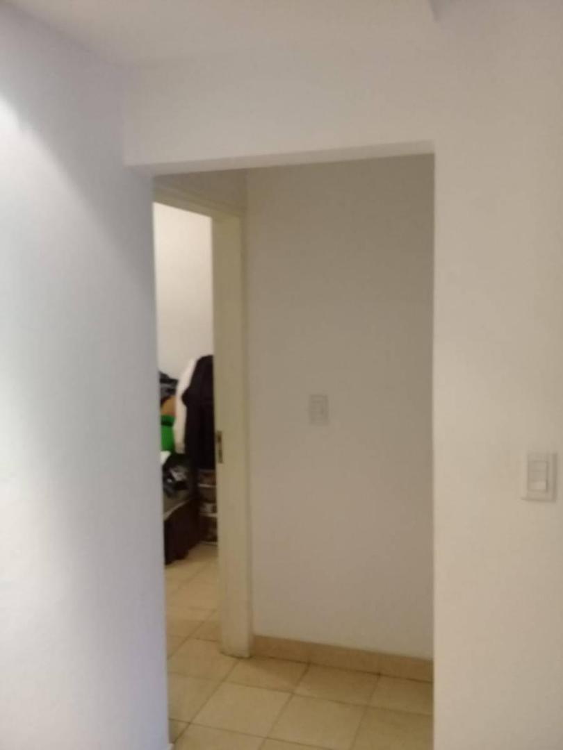 Muy Lindo Depto de Dos Dorm. C/cochera en Calle Alsina 5